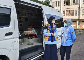 Jemaah haji asal Kabupaten Kerinci, Iskandar Ahmad (74), mendapat penanganan medis setibanya di Jambi dan langsung dirujuk ke RS Arafah setelah mengalami stroke saat menjalankan ibadah haji di Tanah Suci.