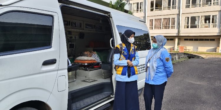 Jemaah haji asal Kabupaten Kerinci, Iskandar Ahmad (74), mendapat penanganan medis setibanya di Jambi dan langsung dirujuk ke RS Arafah setelah mengalami stroke saat menjalankan ibadah haji di Tanah Suci.